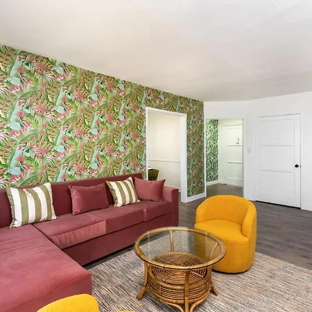 A Slice Of Paradise: 2Br Apt. With Hot Tub